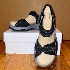 Wave Grip Sandals